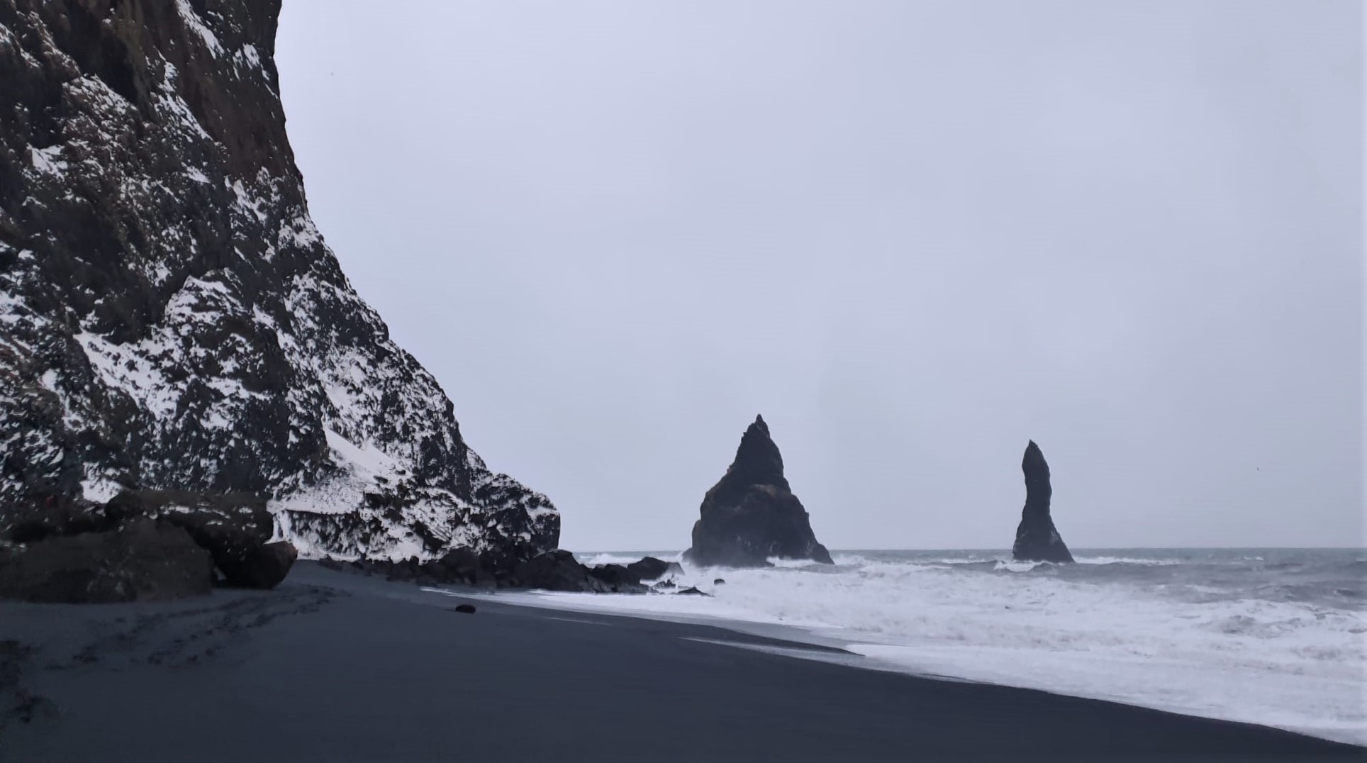 Plage de Reynisfjara et Hálsanefshellir