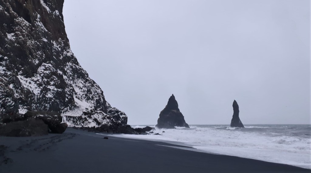 Plage de Reynisfjara et&nbsp;Hálsanefshellir